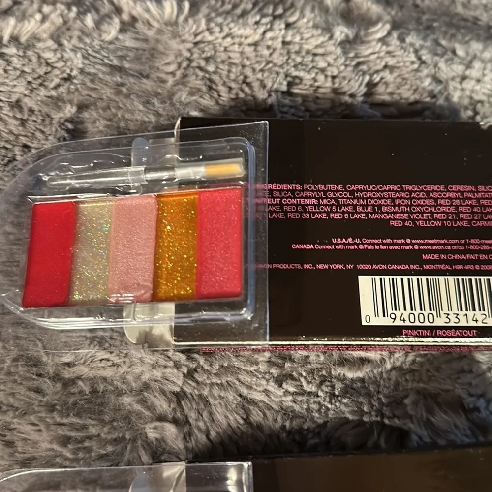 NIP ”2 MARK Kiss of glam Lip gloss palette” (ExAvon Lady Stock)